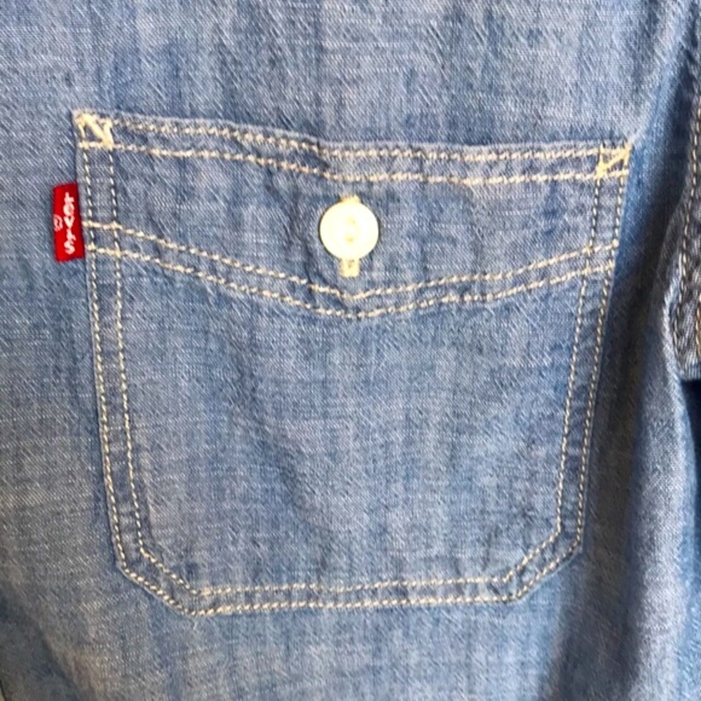Levi’s Boyfriend Fit Button-up Shirt - Picture 6 of 13